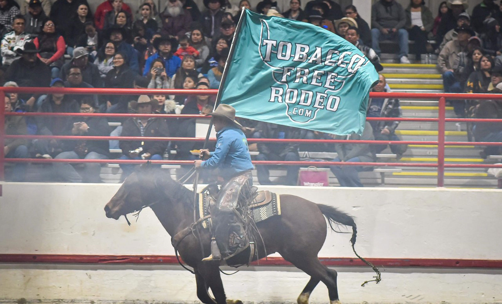 tobacco free rodeo flag runner